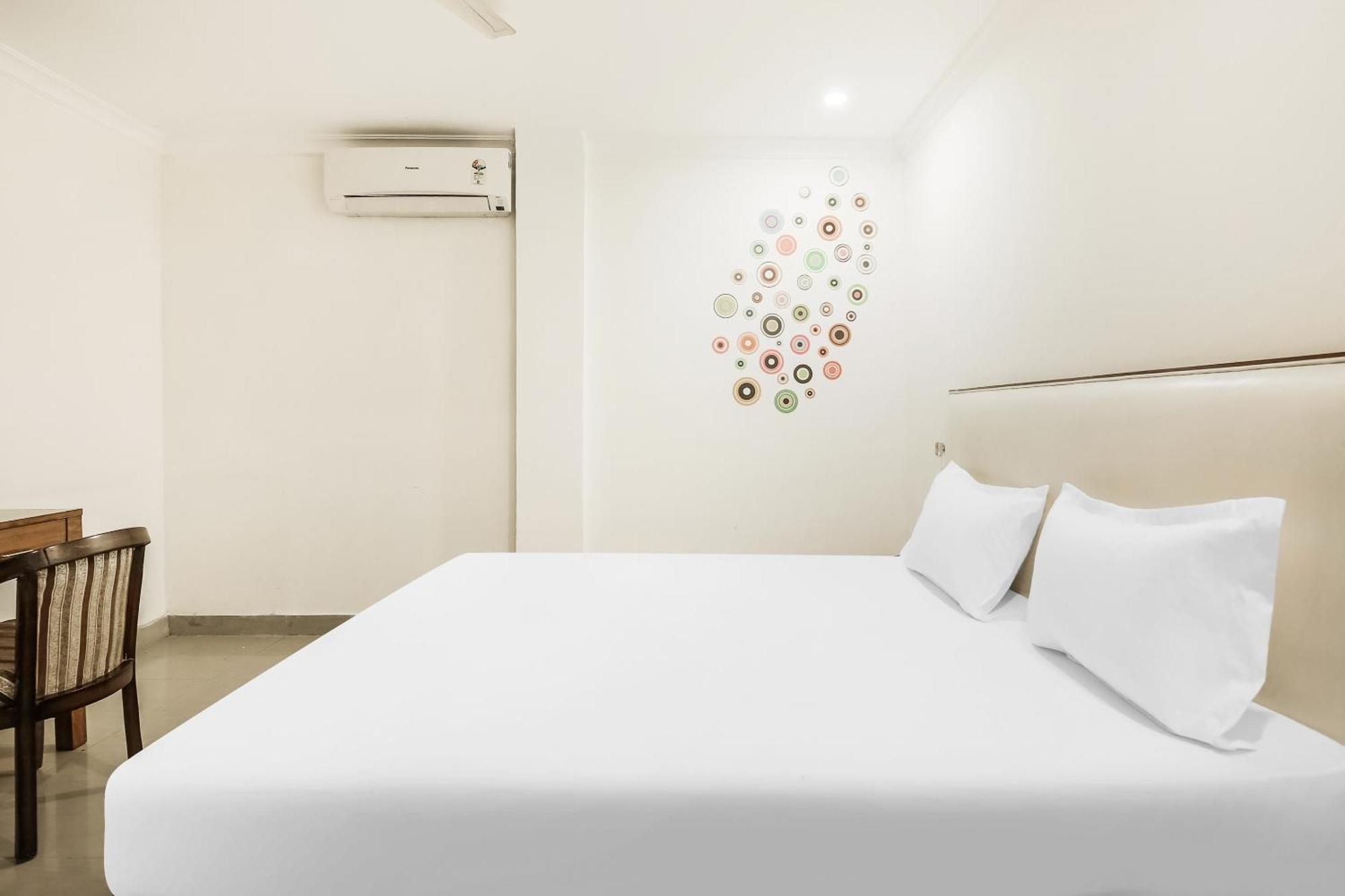Collection O Sapphire Hotel Chandigarh Exterior photo